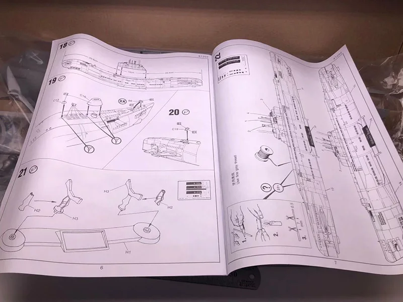 Submarino alemão U, UPS e Down - Model Kit Entry Grade avaliação e preço